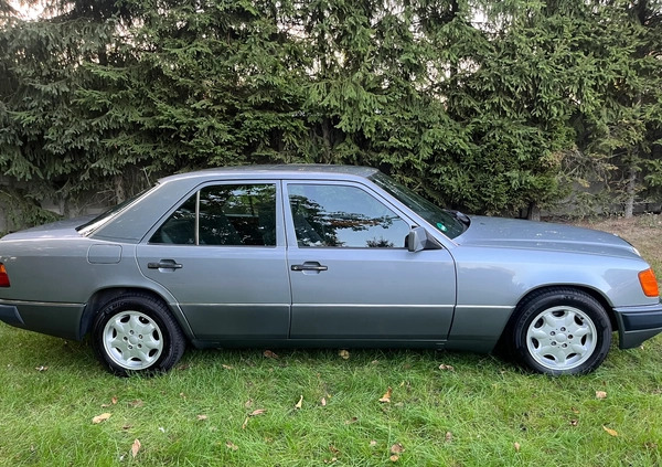Mercedes-Benz W124 (1984-1993) cena 26890 przebieg: 227000, rok produkcji 1991 z Buk małe 154
